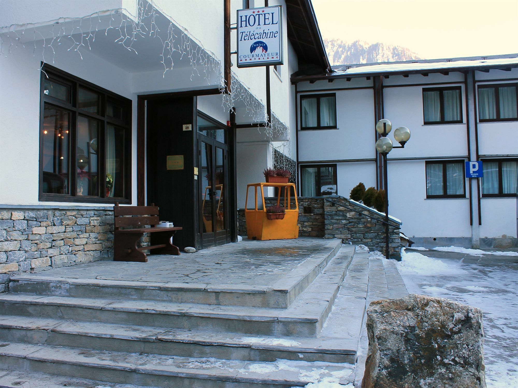Hotel De La Telecabine クールマイユール エクステリア 写真
