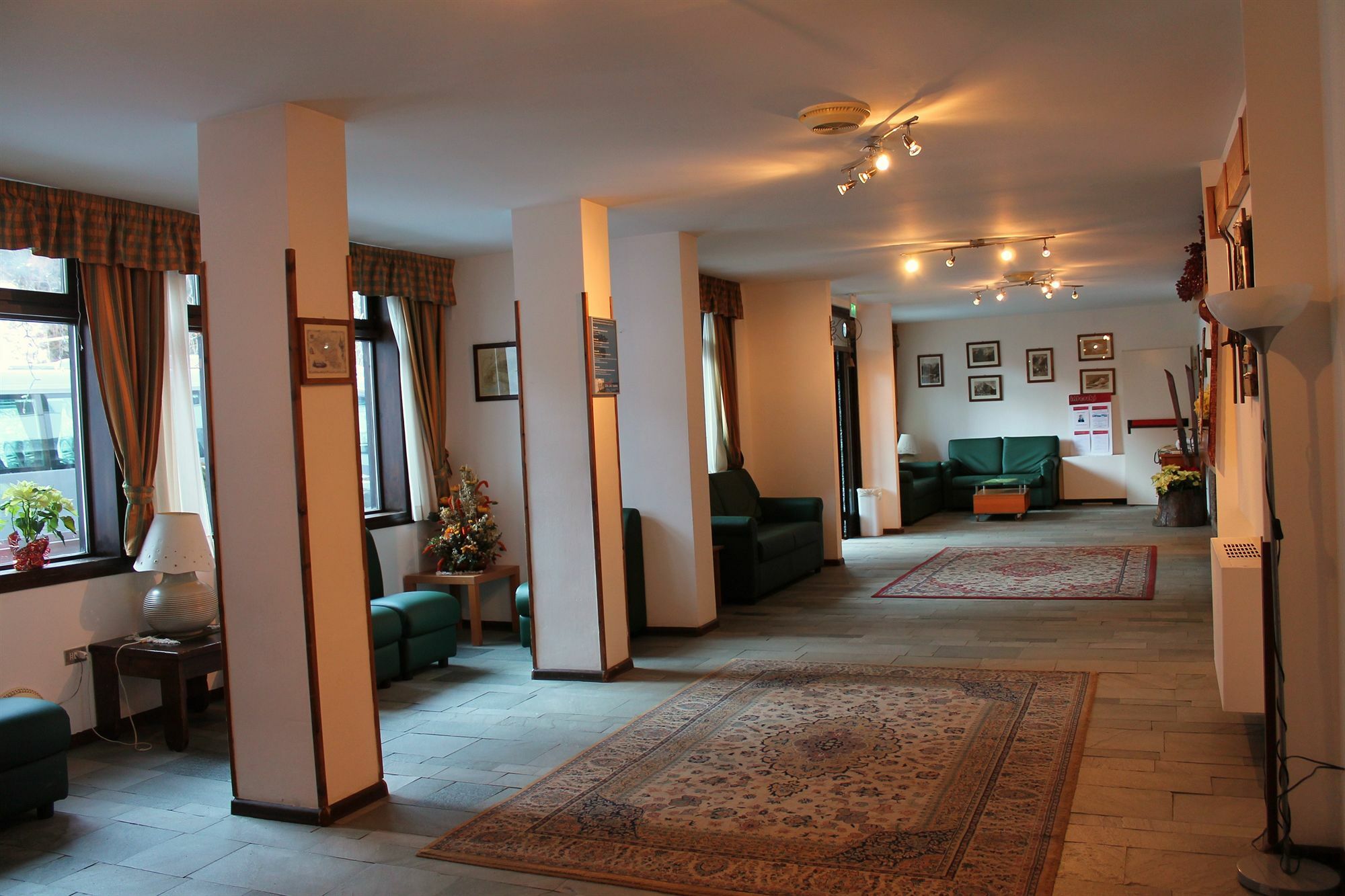 Hotel De La Telecabine クールマイユール エクステリア 写真